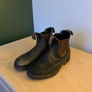 Women’s blundstone boots size 6 US